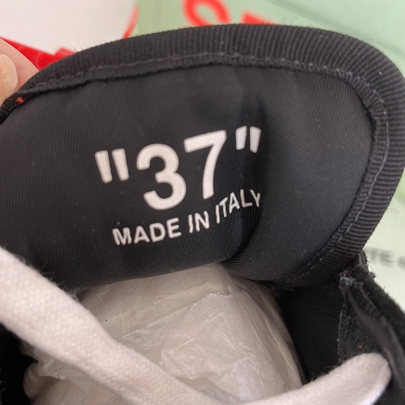 Off-White Virgil Abloh HG Runner Arrow Trainers - Picture 16 of 16